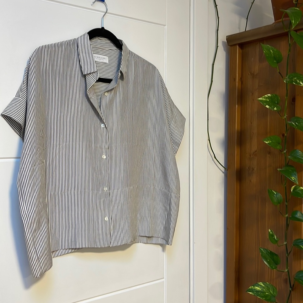Everlane 100% silk short sleeve square shirt in black/white stripe
